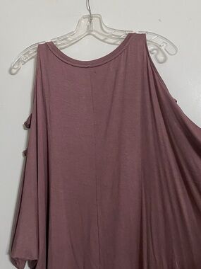 Edgely Dusty Mauve Crewneck Cold Shoulder Top